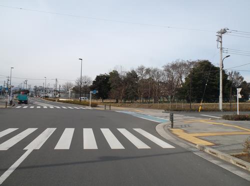 箱根ケ崎駅前交差点
