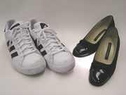 スニーカーなど